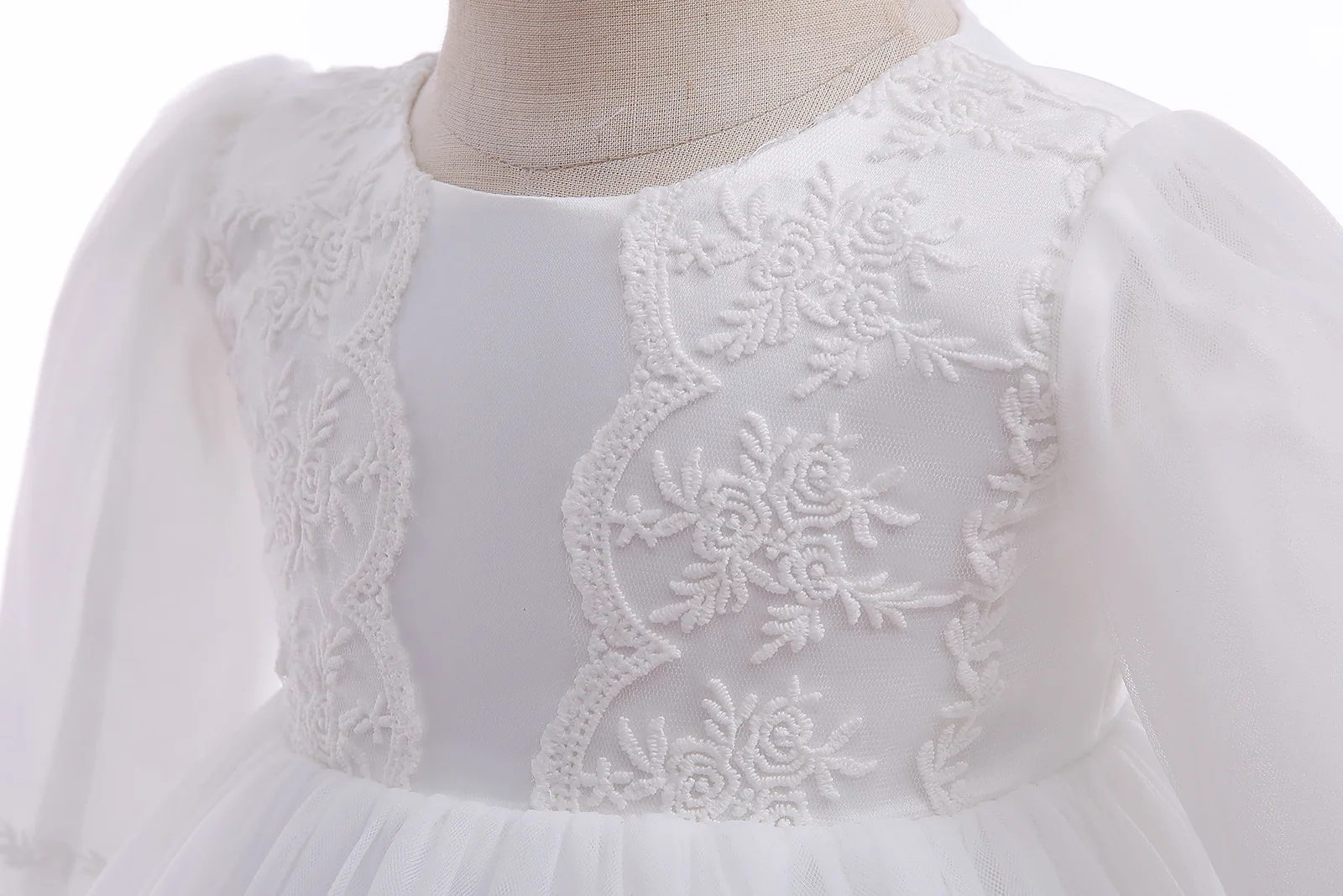 Baby Meisje Jurk Wit Borduren  - Baby Clothing Yarn recensie en prijs